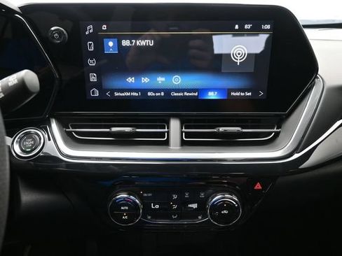 New 2026 Chevrolet Trax RS w/ Sunroof Package FWD image 36