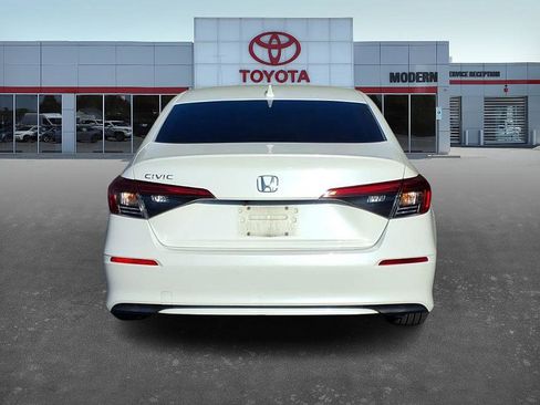 Used 2022 Honda Civic EX image 5