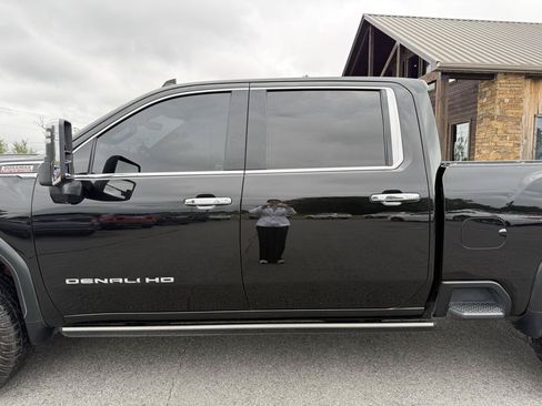 Used 2022 GMC Sierra 2500 Denali w/ Denali Black Diamond Edition AWD/4WD image 42