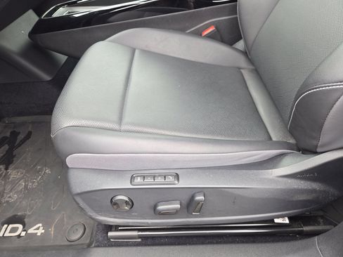 Used 2023 Volkswagen ID.4 Pro S RWD image 17