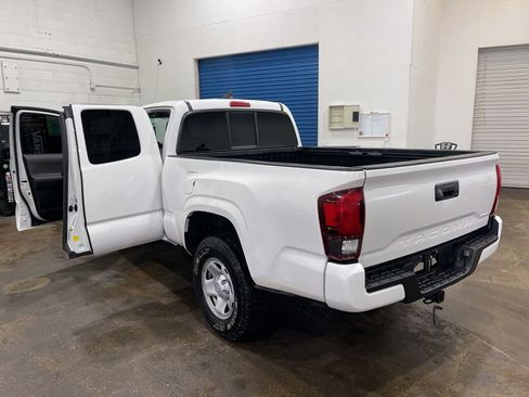 Used 2022 Toyota Tacoma SR w/ SR Convenience Package RWD image 25
