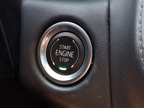 Used 2024 Chevrolet Tahoe High Country AWD/4WD image 19