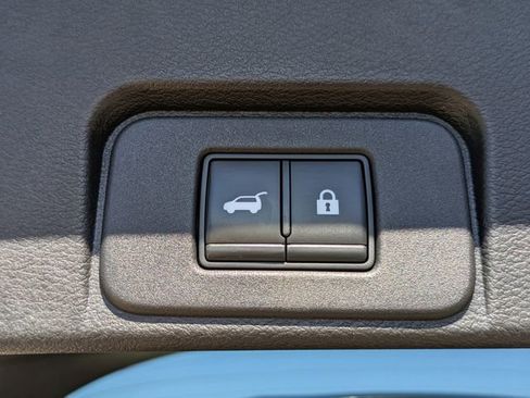 Used 2021 Nissan Rogue SL w/ Premium Package image 15