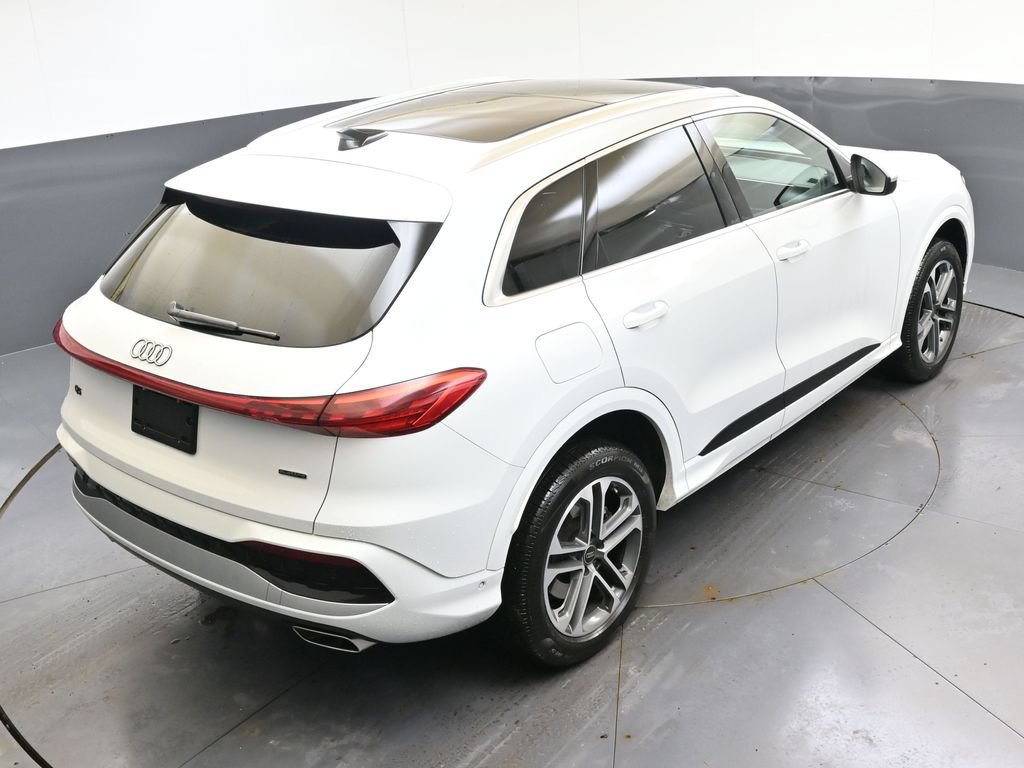 Used 2025 Audi Q5 Premium Plus w/ Premium Plus AWD/4WD image 48
