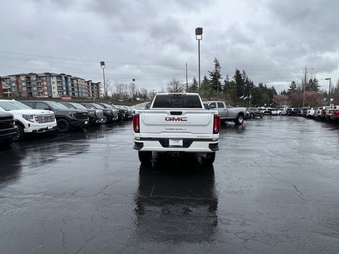 Used 2022 GMC Sierra 3500 Denali image 5
