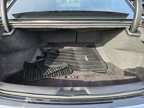 Used 2016 Chrysler 300 C RWD image 11