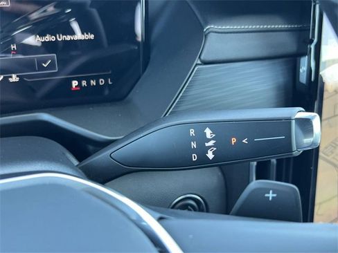 New 2025 GMC Acadia Elevation image 17