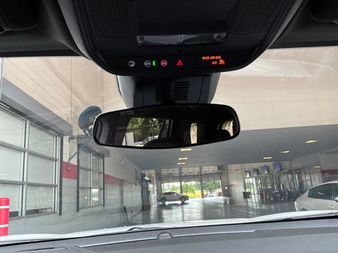 Used 2025 Chevrolet Equinox LT FWD image 17