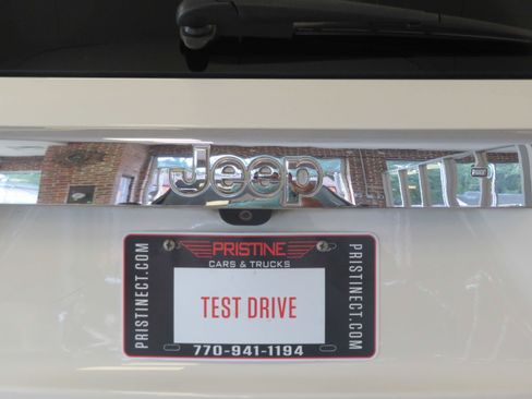 Used 2011 Jeep Grand Cherokee Limited image 60