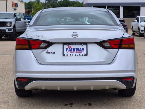 Used 2022 Nissan Altima 2.5 S FWD image 4