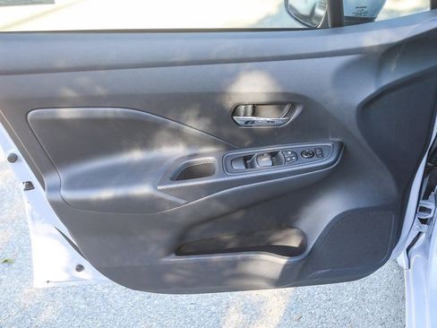 Used 2025 Nissan Versa SV w/ Trunk Package FWD image 18