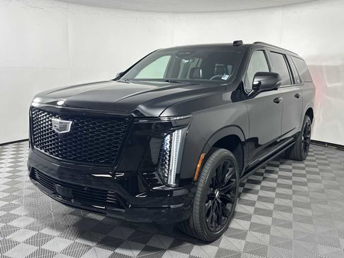 Used 2026 Cadillac Escalade ESV Platinum Sport AWD/4WD image 3