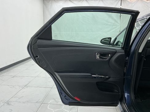 Used 2016 Toyota Avalon Limited w/ Toyota Safety Sense Package FWD image 24