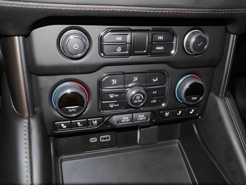 Certified 2024 Chevrolet Tahoe High Country AWD/4WD image 14