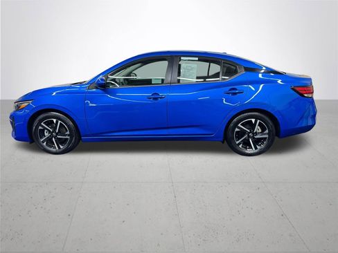 Used 2024 Nissan Sentra SV image 3