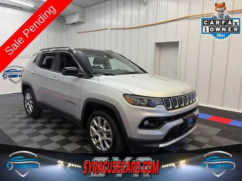 Used 2025 Jeep Compass Limited AWD/4WD image 1