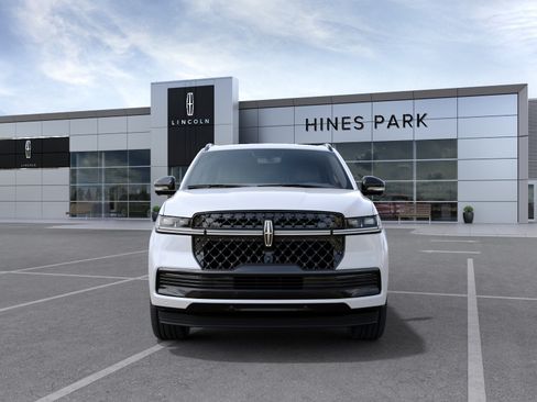 New 2027 Lincoln Navigator L Reserve w/ Jet Appearance Package AWD/4WD image 3