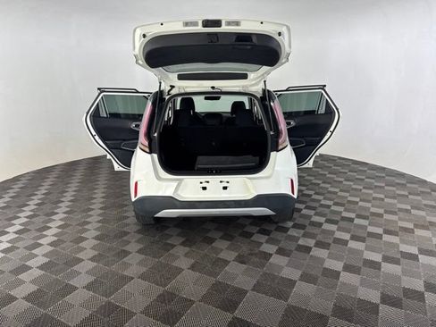 Certified 2023 Kia Soul LX w/ Option Group 015 FWD image 17