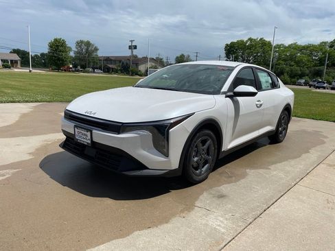 New 2026 Kia K4 FWD image 2