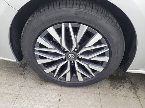 Used 2024 Nissan Altima 2.5 SV image 31