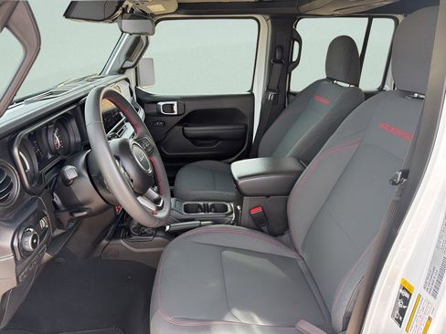 Used 2024 Jeep Wrangler Unlimited Rubicon image 19
