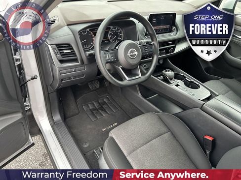 Used 2023 Nissan Rogue SV FWD image 13