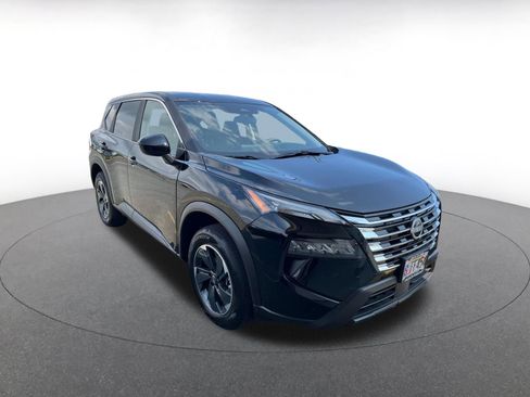 Used 2025 Nissan Rogue SV image 1