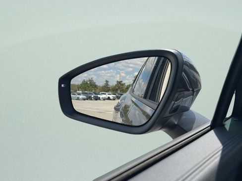 New 2026 Volkswagen Tiguan SE image 11