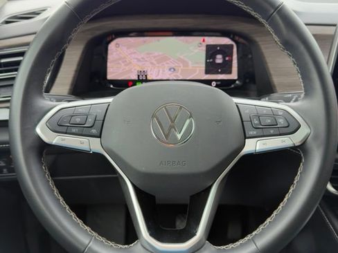 Used 2025 Volkswagen Atlas SEL AWD/4WD image 19