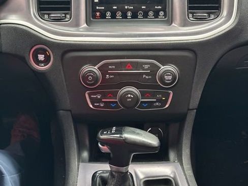 Used 2020 Dodge Charger SXT w/ Blacktop Package RWD image 8