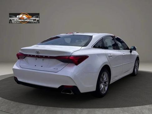 Used 2019 Toyota Avalon XLE w/ Moonroof Package FWD image 5