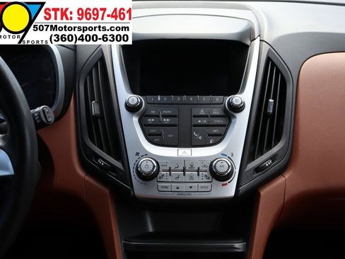 Used 2017 Chevrolet Equinox Premier w/ Enhanced Convenience Package AWD/4WD image 19