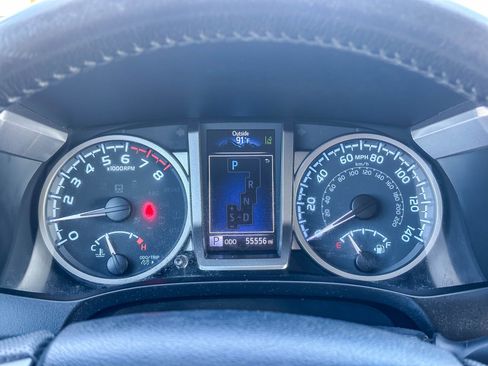 Used 2020 Toyota Tacoma SR5 RWD image 22