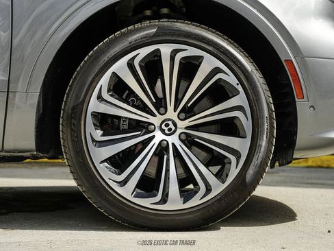 Used 2024 Bentley Bentayga Extended Wheelbase AWD/4WD image 66