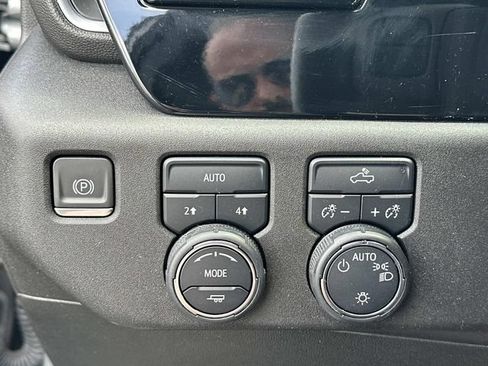Certified 2024 Chevrolet Silverado 1500 LT AWD/4WD image 16
