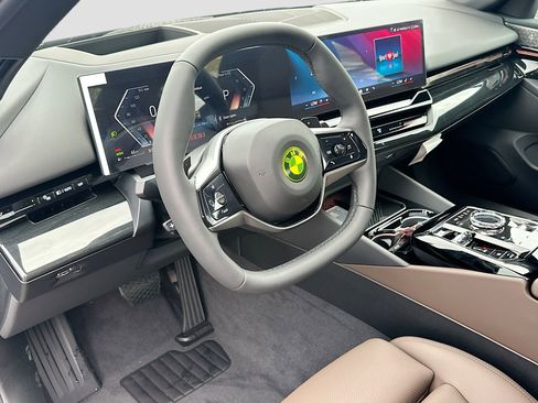 New 2026 BMW 530i w/ Executive Package RWD image 7