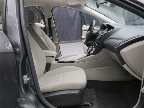 Used 2018 Ford Focus SE image 15