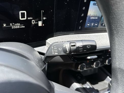 Used 2025 Nissan Kicks SV FWD image 52