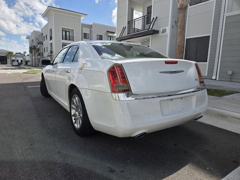 Used 2012 Chrysler 300 C image 9