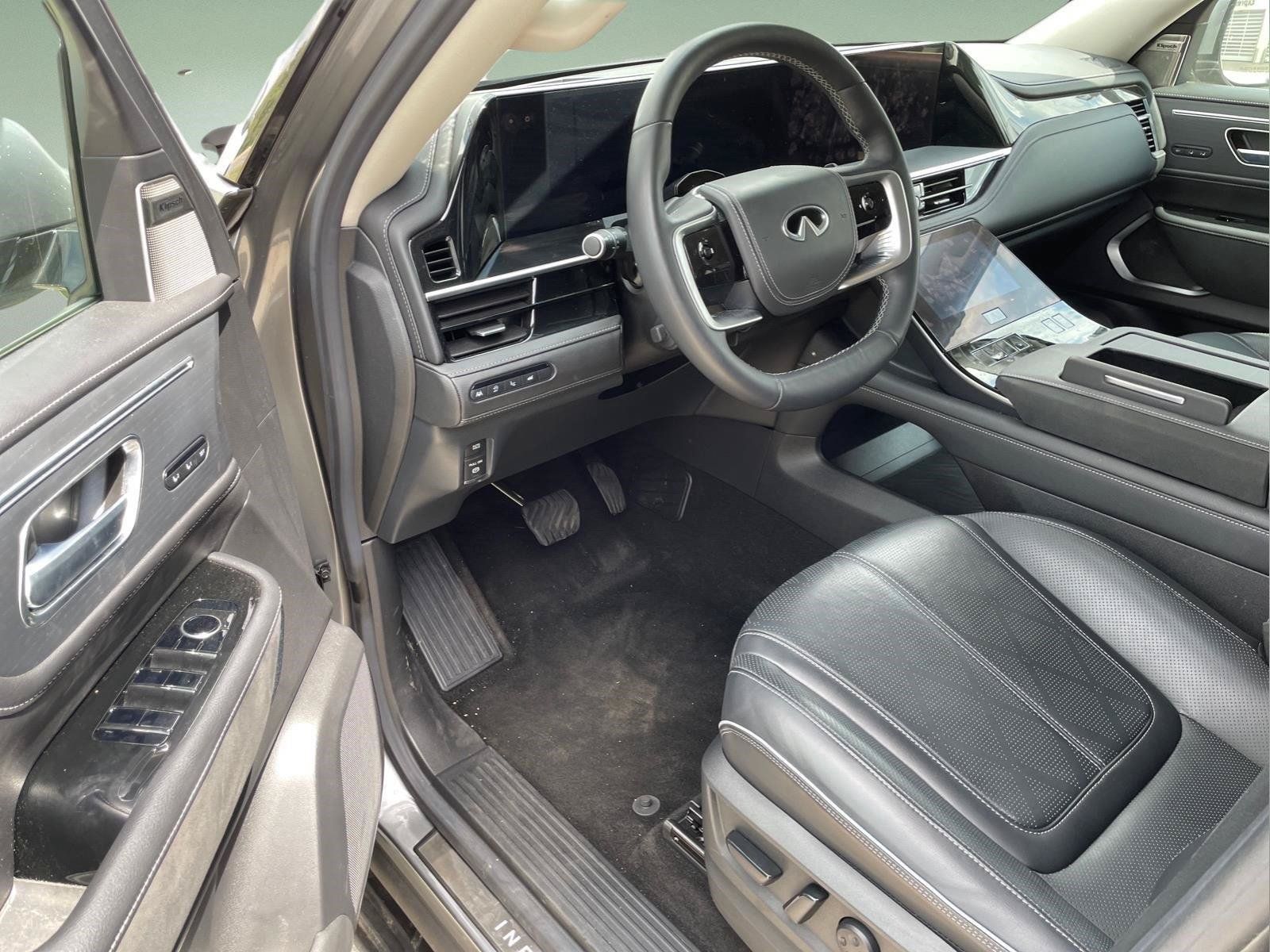 Used 2025 INFINITI QX80 Sensory AWD/4WD image 8