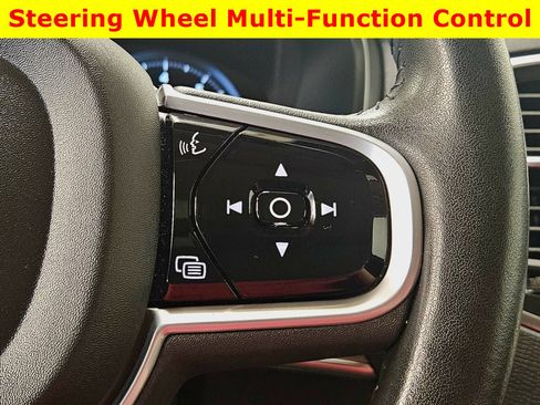 Used 2021 Volvo XC90 T5 Momentum image 34