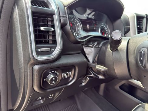 Used 2023 RAM 1500 Laramie AWD/4WD image 15