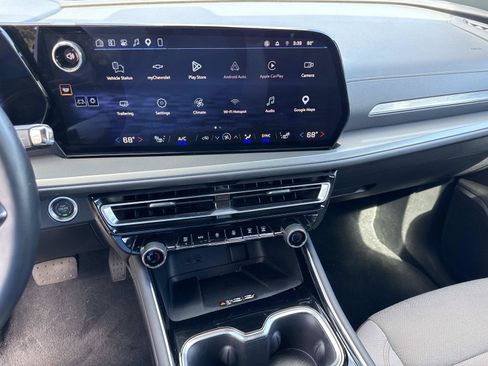 Used 2026 Chevrolet Traverse LT w/ Driver Confidence Package FWD image 23