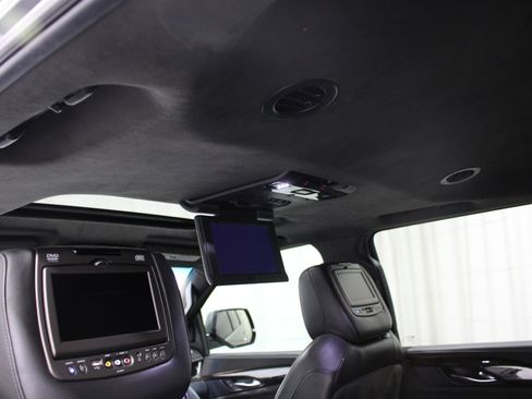 Used 2019 Cadillac Escalade ESV Platinum image 23