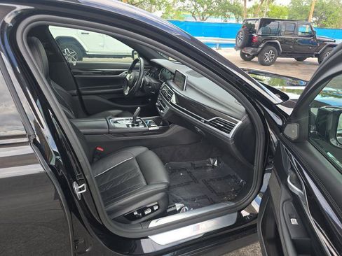 Used 2019 BMW 750i xDrive AWD/4WD image 17
