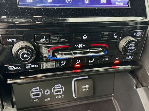 Used 2025 Jeep Grand Cherokee Altitude image 15