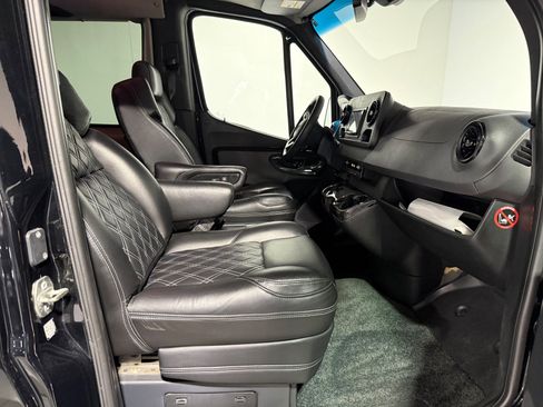 Used 2020 Mercedes-Benz Sprinter 3500 image 26