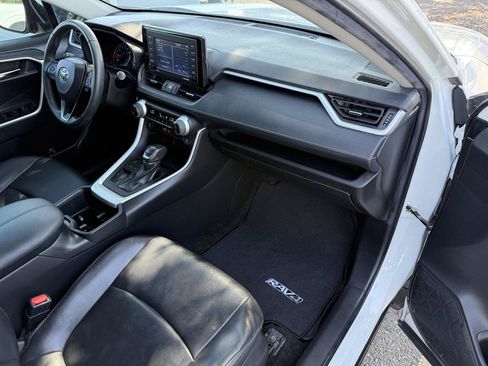 Used 2022 Toyota RAV4 XLE Premium FWD image 22