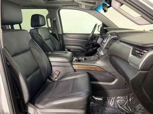 Used 2019 Chevrolet Suburban LT image 24
