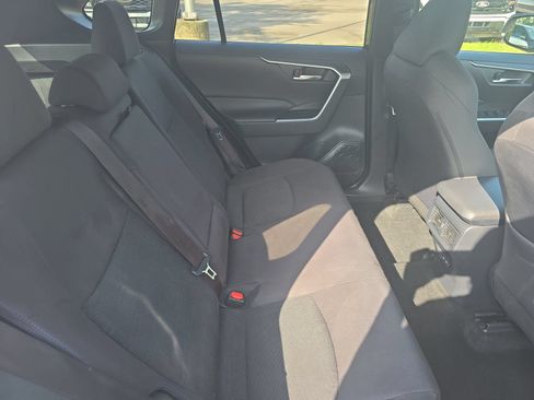 Used 2022 Toyota RAV4 SE w/ Convenience Package AWD/4WD image 12
